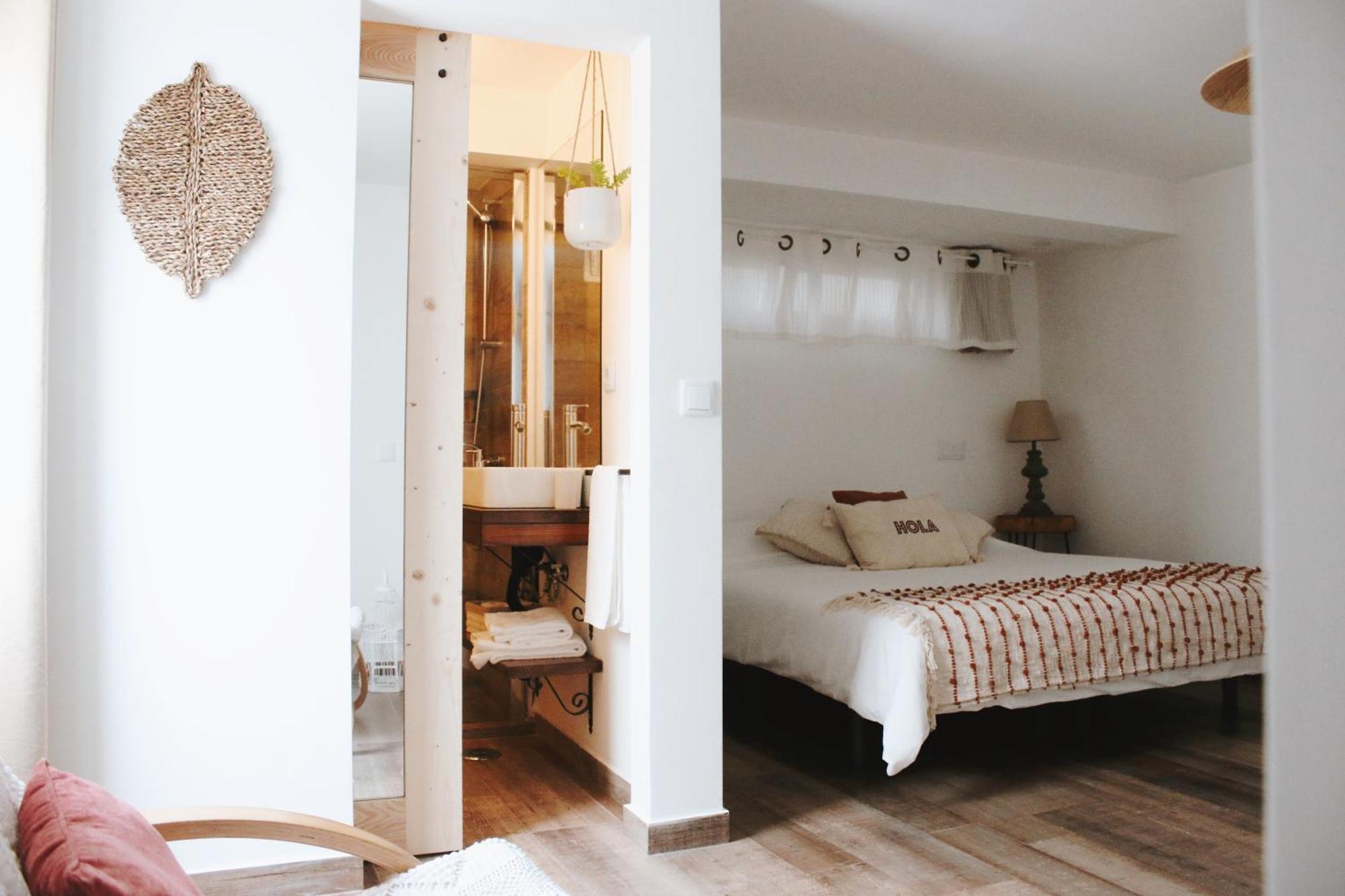 Vila Vale Guest House - Surf & Yoga Charneca  Buitenkant foto