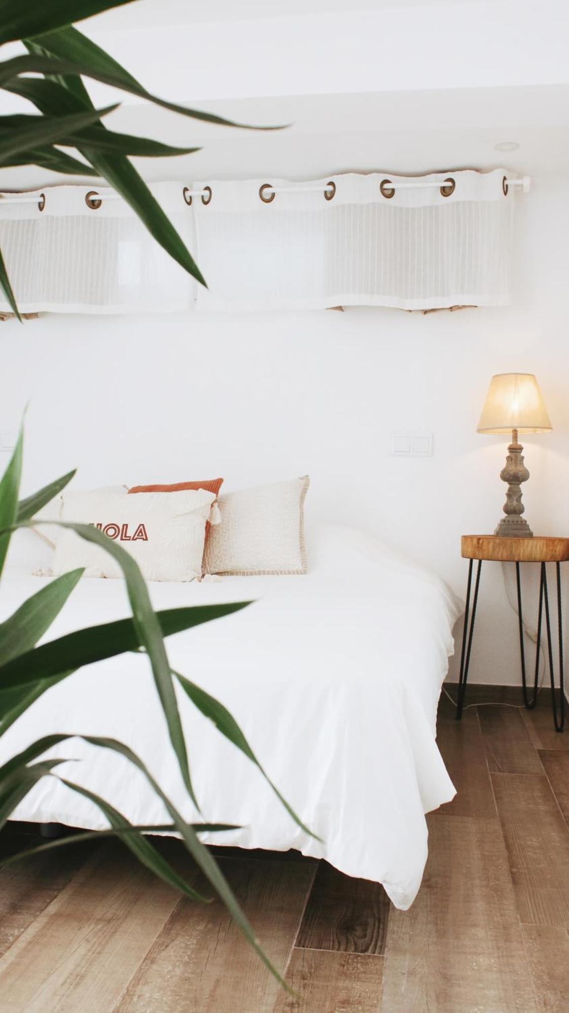 Vila Vale Guest House - Surf & Yoga Charneca  Buitenkant foto