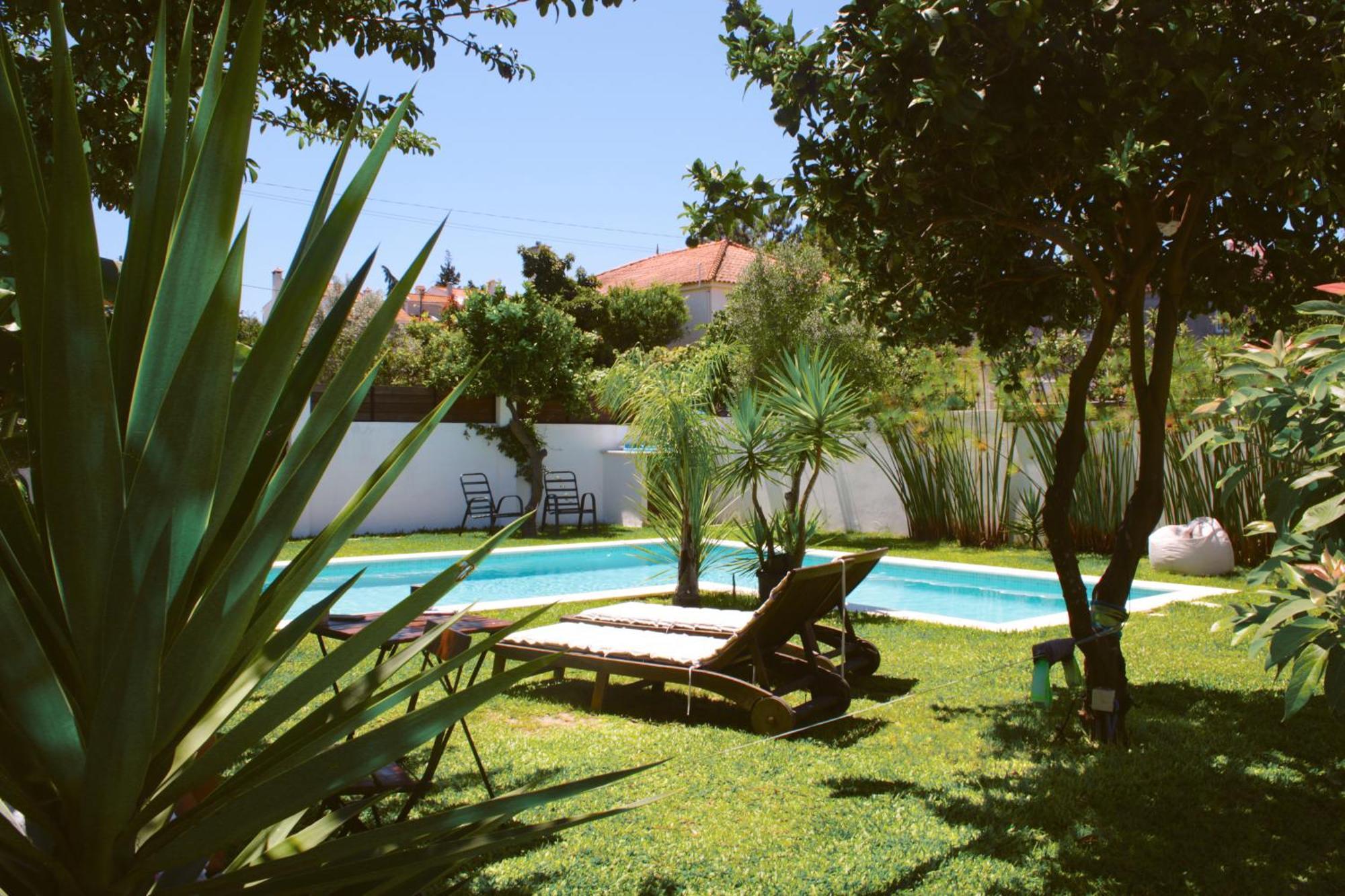 Vila Vale Guest House - Surf & Yoga Charneca  Buitenkant foto